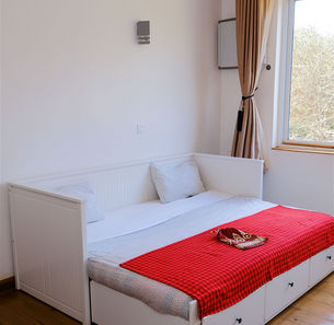 Gallery image 5 of Comfort Room