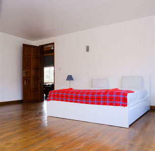 Gallery image 4 of Comfort Room